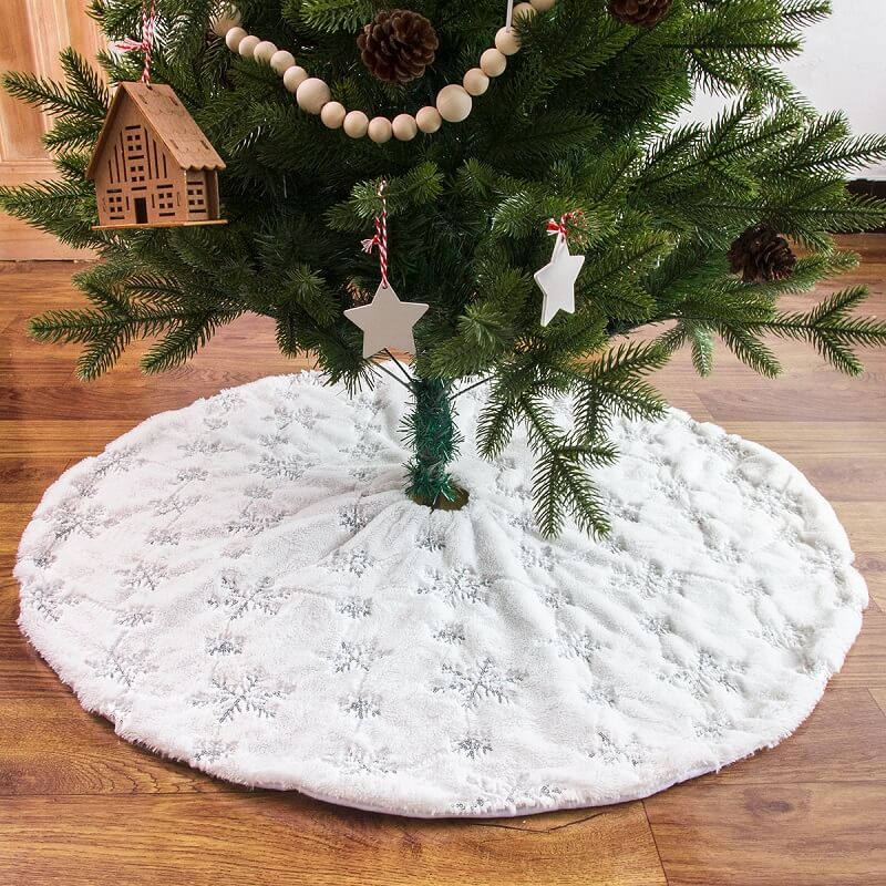 Plush Christmas Tree Skirt