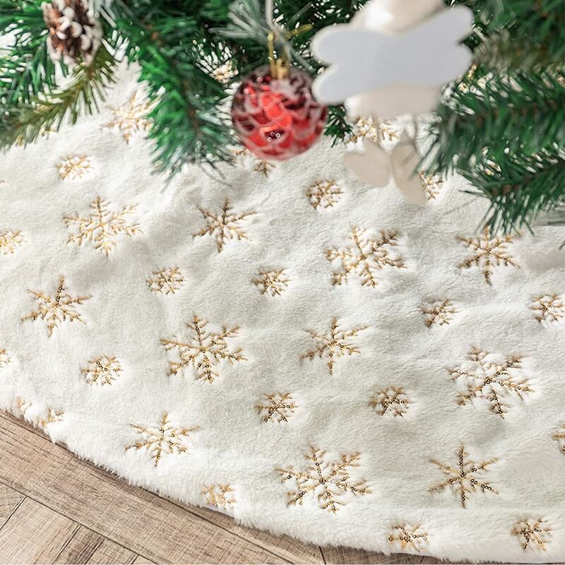 Plush Christmas Tree Skirt