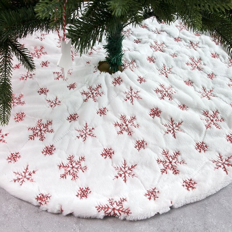 Plush Christmas Tree Skirt