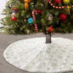 Plush Christmas Tree Skirt with Sequin Snowflake